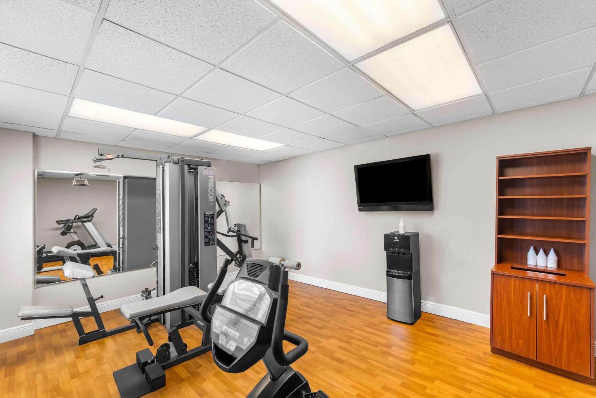 Comfort Suites Austin Airport מראה חיצוני תמונה
