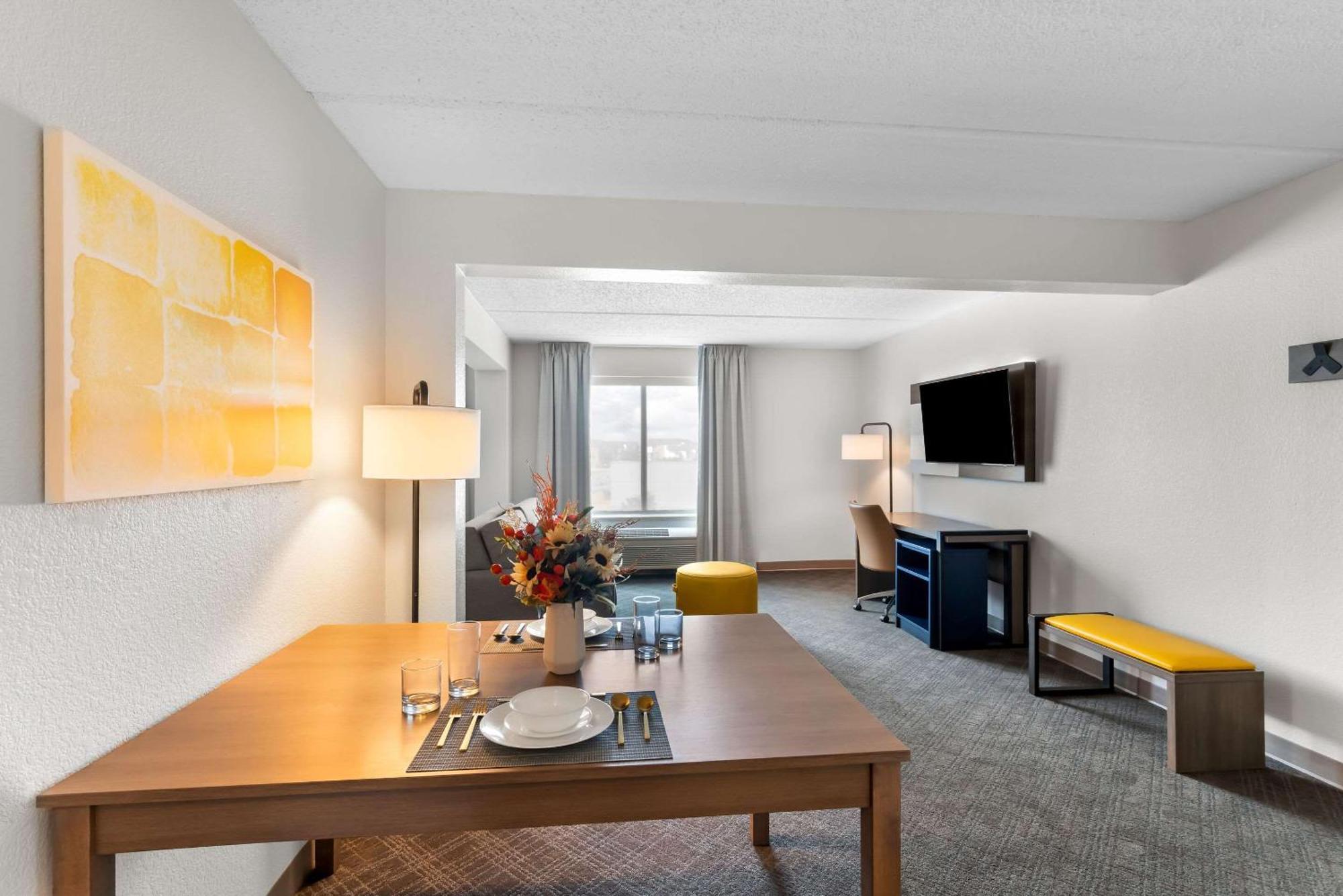 Comfort Suites Austin Airport מראה חיצוני תמונה